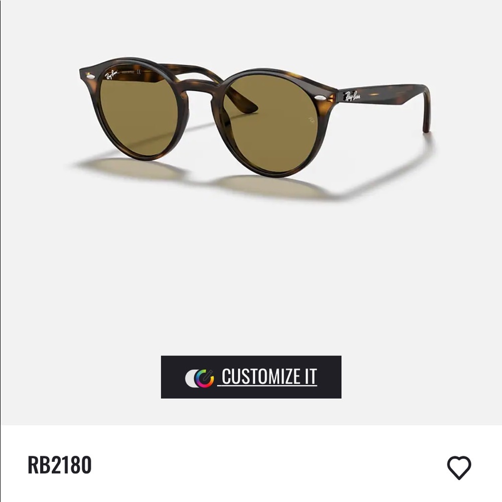 Brand new in box Ray-Ban women’s summer-ready sunglasses 😎🏝